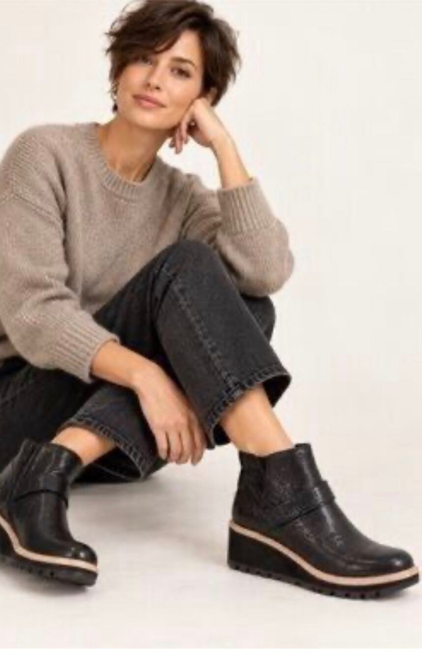 Eileen Fisher Cargo Leather Wedge Booties Womens 9.5 Black Comfort Cushioned NEW